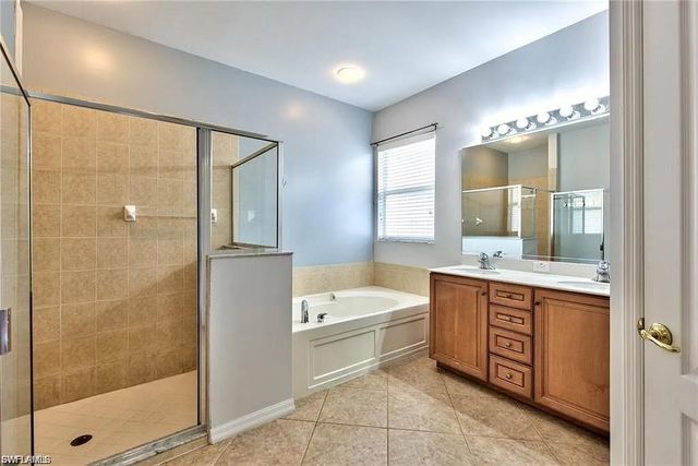 8302 Laurel Lakes WAY, Naples, FL 34119