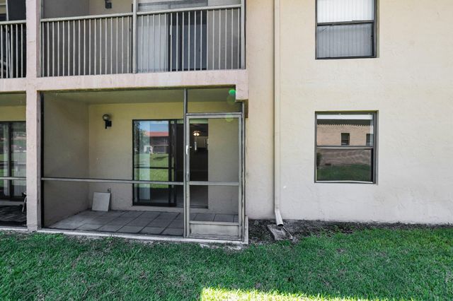 21911 Lake Forest Circle 103, Boca Raton, FL 33433