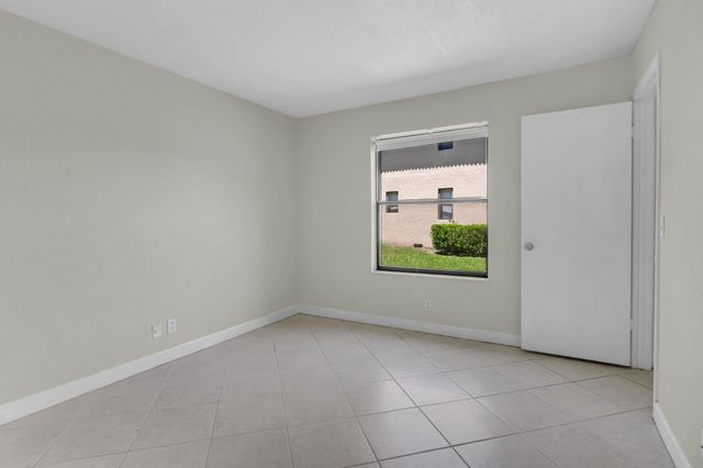 21911 Lake Forest Circle 103, Boca Raton, FL 33433