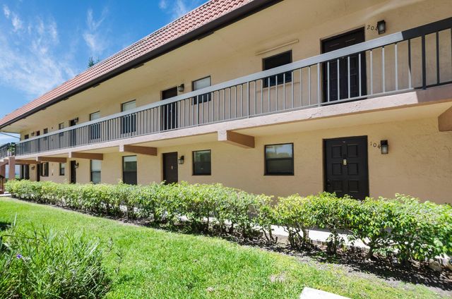 21911 Lake Forest Circle 103, Boca Raton, FL 33433
