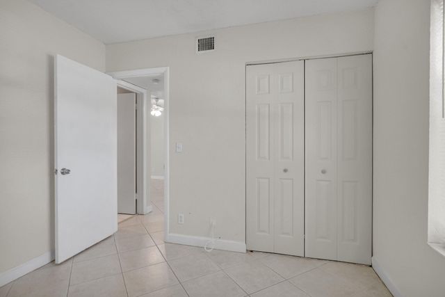 21911 Lake Forest Circle 103, Boca Raton, FL 33433