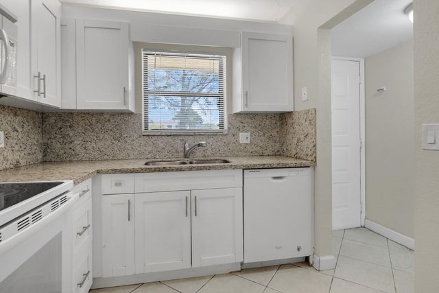 21911 Lake Forest Circle 103, Boca Raton, FL 33433