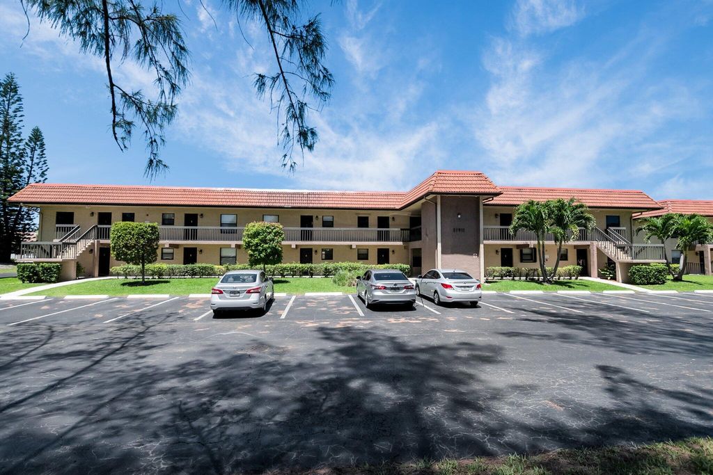 21911 Lake Forest Circle 103, Boca Raton, FL 33433