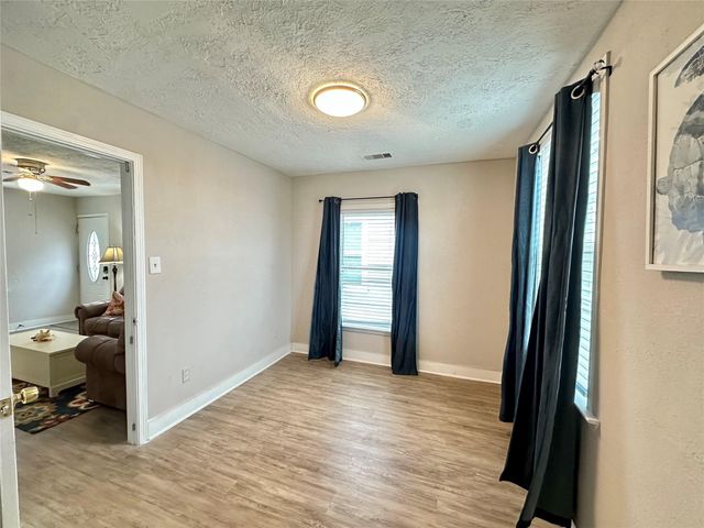 1701 17th Street D, Galveston, TX 77550