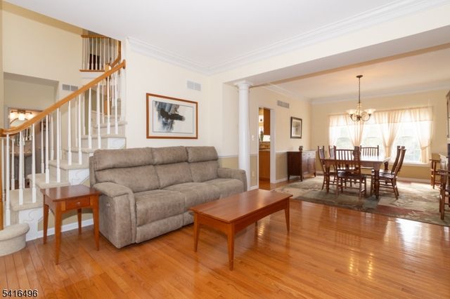 16 Steeplechase Lane, Franklin Twp., NJ 08802