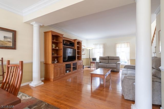 16 Steeplechase Lane, Franklin Twp., NJ 08802