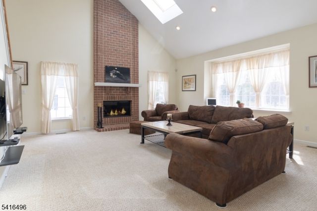 16 Steeplechase Lane, Franklin Twp., NJ 08802