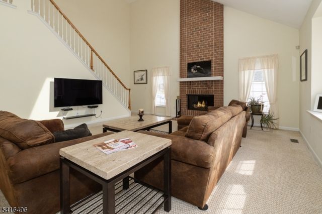 16 Steeplechase Lane, Franklin Twp., NJ 08802