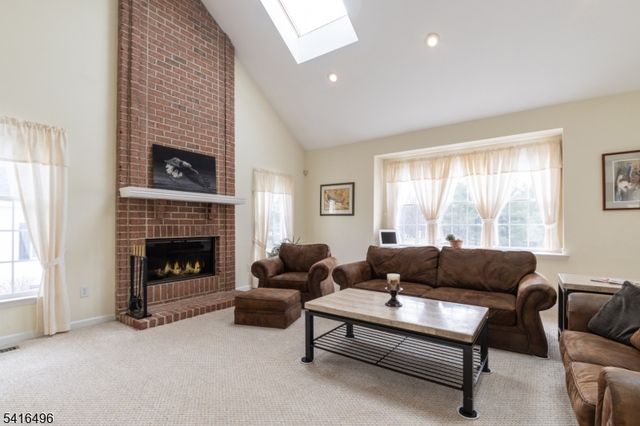 16 Steeplechase Lane, Franklin Twp., NJ 08802