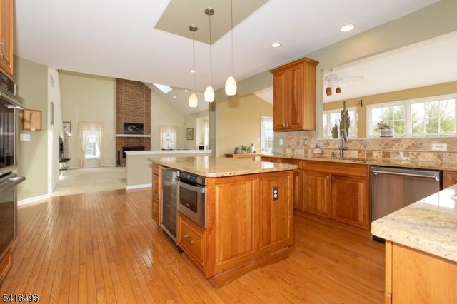 16 Steeplechase Lane, Franklin Twp., NJ 08802