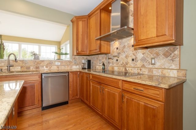 16 Steeplechase Lane, Franklin Twp., NJ 08802