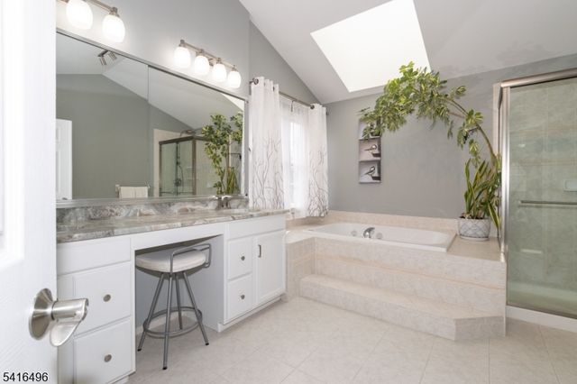 16 Steeplechase Lane, Franklin Twp., NJ 08802