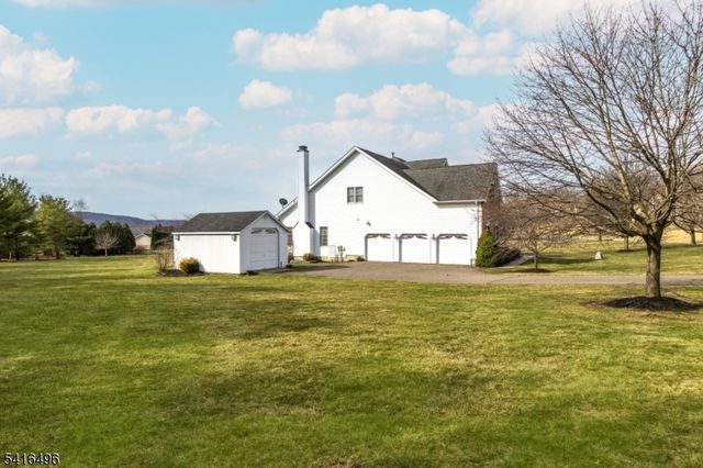 16 Steeplechase Lane, Franklin Twp., NJ 08802