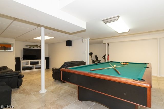 16 Steeplechase Lane, Franklin Twp., NJ 08802