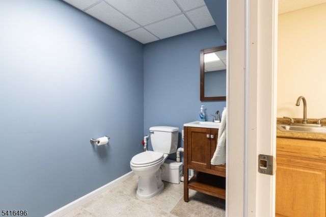 16 Steeplechase Lane, Franklin Twp., NJ 08802