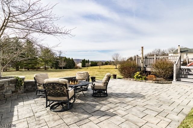 16 Steeplechase Lane, Franklin Twp., NJ 08802