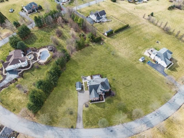 16 Steeplechase Lane, Franklin Twp., NJ 08802