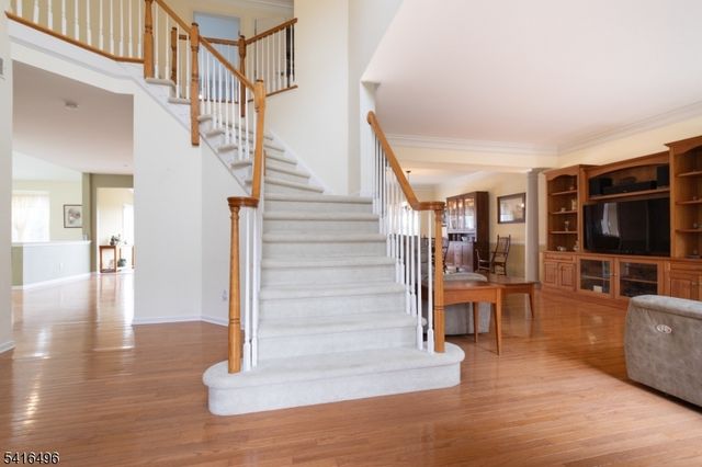 16 Steeplechase Lane, Franklin Twp., NJ 08802