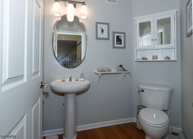 16 Steeplechase Lane, Franklin Twp., NJ 08802