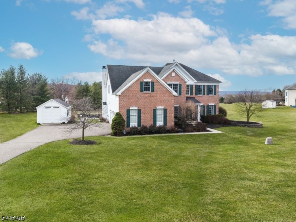 16 Steeplechase Lane, Franklin Twp., NJ 08802