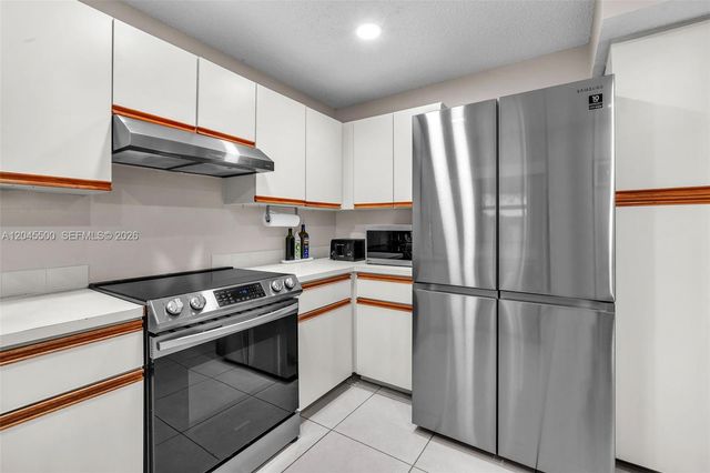 10060 SW 137th Ct, Miami, FL 33186
