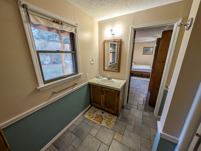 2464 State Route Cc, West Plains, MO 65775