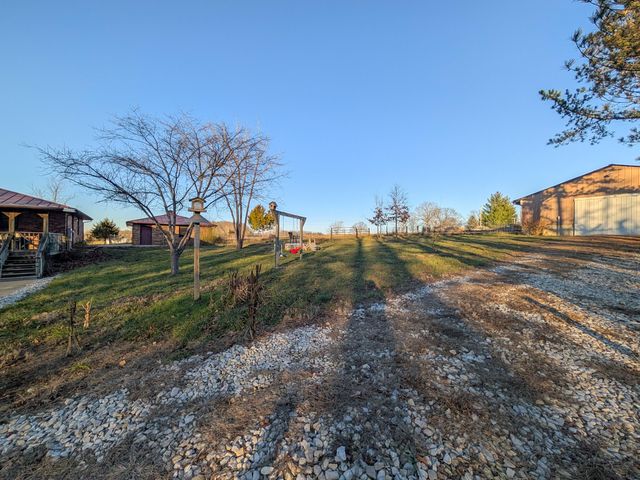 2464 State Route Cc, West Plains, MO 65775