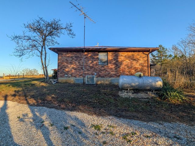 2464 State Route Cc, West Plains, MO 65775