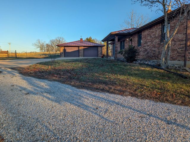 2464 State Route Cc, West Plains, MO 65775