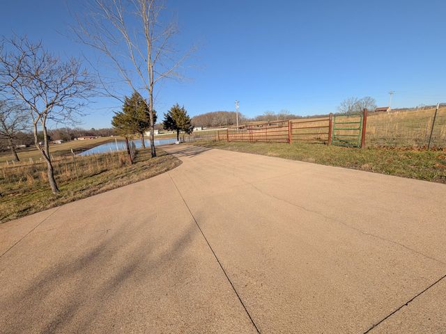 2464 State Route Cc, West Plains, MO 65775