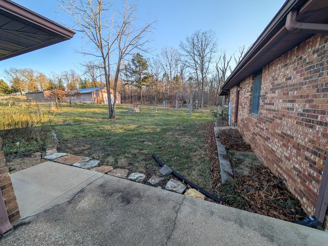 2464 State Route Cc, West Plains, MO 65775