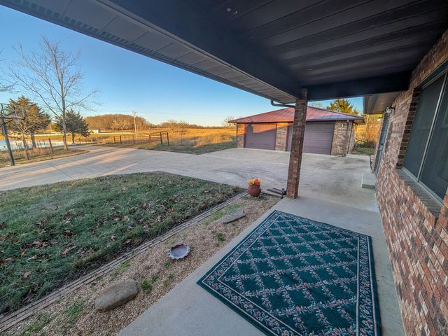 2464 State Route Cc, West Plains, MO 65775