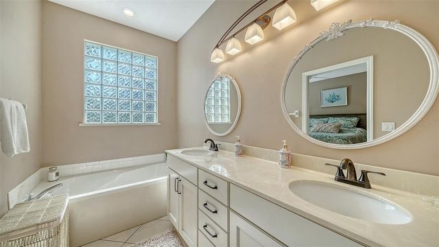 4028 JARDIN LANE, Sarasota, FL 34238