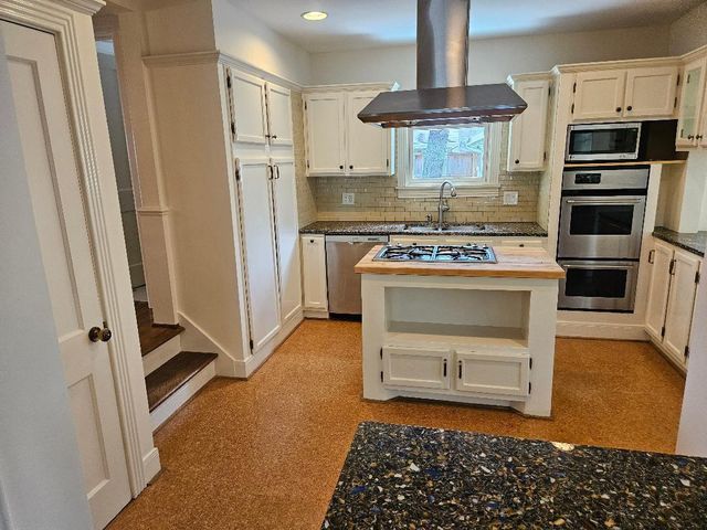 2709 Albans Road, West University Place, TX 77005