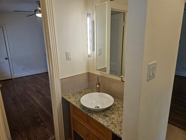 2709 Albans Road, West University Place, TX 77005