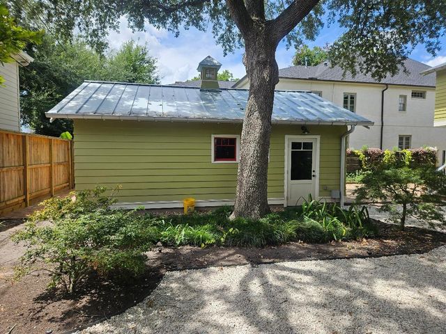 2709 Albans Road, West University Place, TX 77005