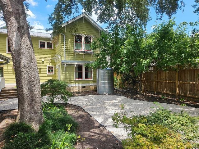 2709 Albans Road, West University Place, TX 77005
