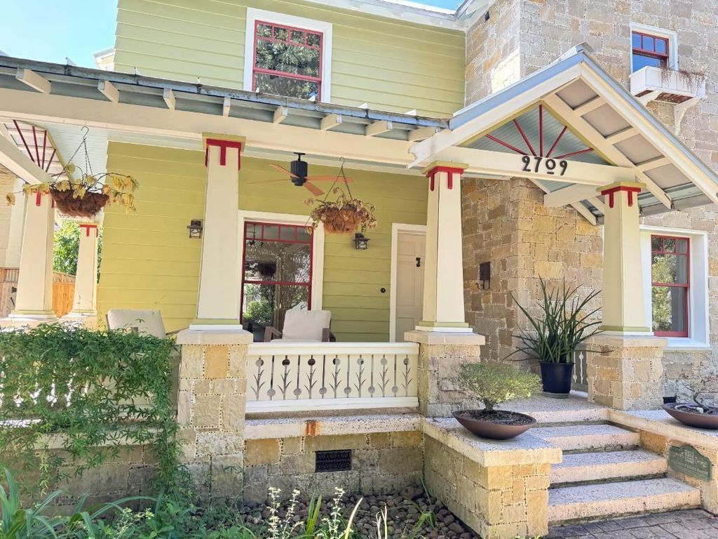 2709 Albans Road, West University Place, TX 77005