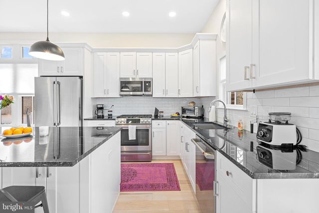 113 THORNTON LN, Newtown, PA 18940