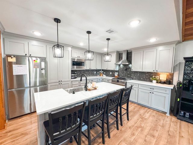 3192 W Country Club Road, Searcy, AR 72143