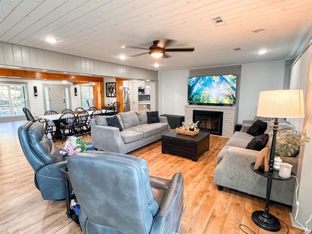 3192 W Country Club Road, Searcy, AR 72143