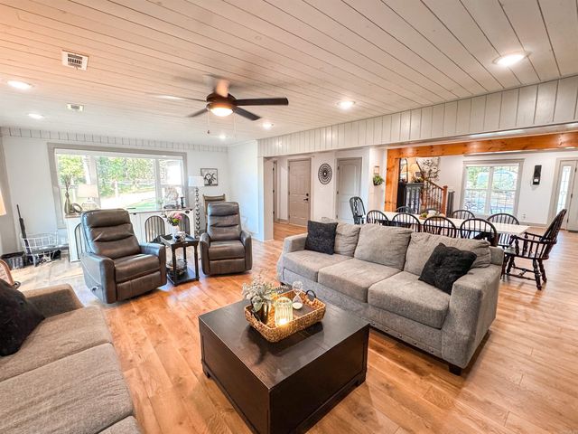 3192 W Country Club Road, Searcy, AR 72143