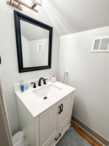 3192 W Country Club Road, Searcy, AR 72143