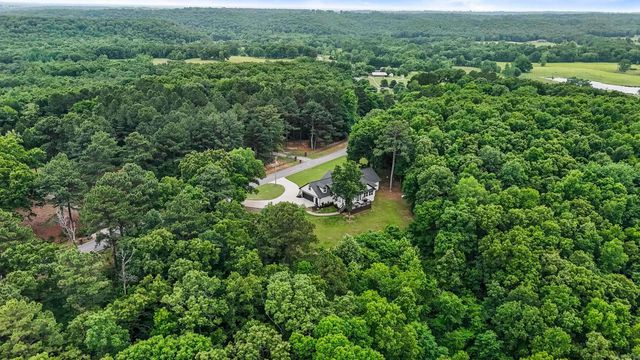3192 W Country Club Road, Searcy, AR 72143