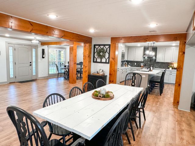 3192 W Country Club Road, Searcy, AR 72143