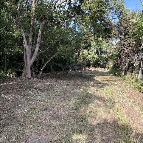 200 W ENGLISH STREET, Plant City, FL 33563