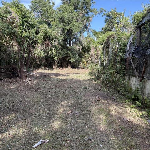 200 W ENGLISH STREET, Plant City, FL 33563