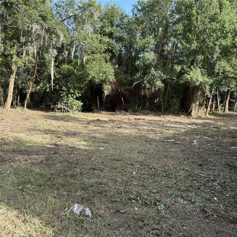 200 W ENGLISH STREET, Plant City, FL 33563