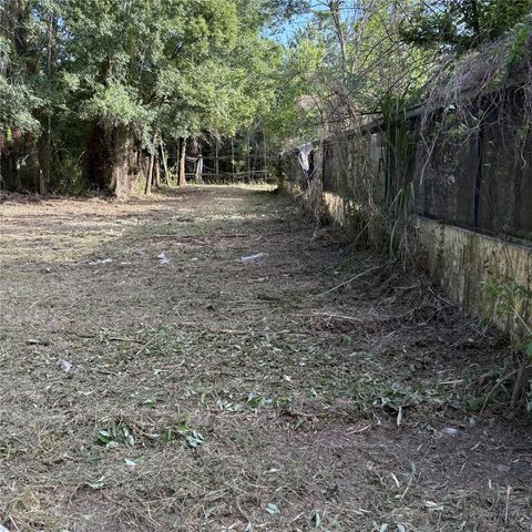 200 W ENGLISH STREET, Plant City, FL 33563