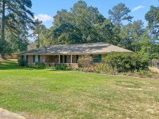 1623 Christine Drive, Mccomb, MS 39648